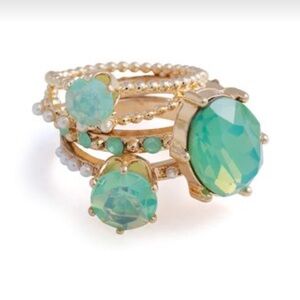 NEW IN BOX Jewelmint Mint Julep Stackable Rings
Green & Gold Size 6